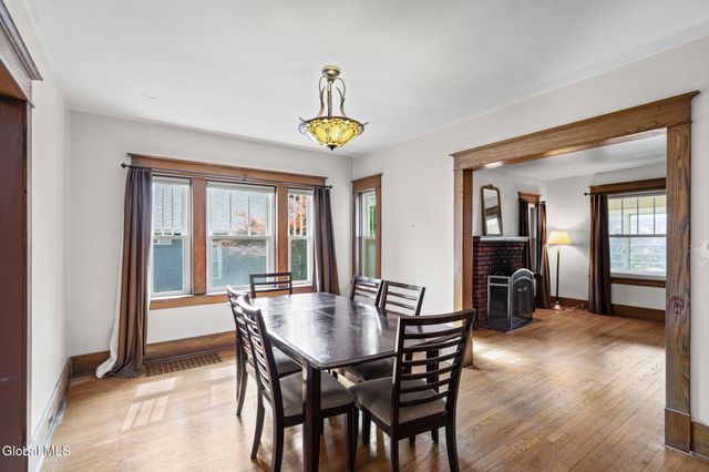519 Kenwood Avenue, Bethlehem, NY 12054