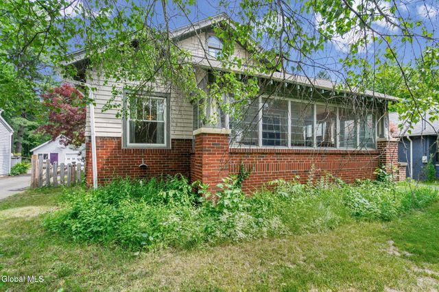 519 Kenwood Avenue, Bethlehem, NY 12054