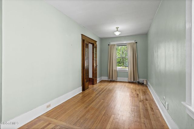 519 Kenwood Avenue, Bethlehem, NY 12054