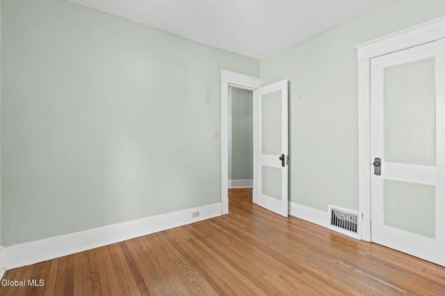519 Kenwood Avenue, Bethlehem, NY 12054