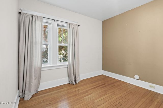 519 Kenwood Avenue, Bethlehem, NY 12054