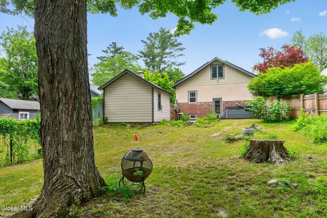 519 Kenwood Avenue, Bethlehem, NY 12054