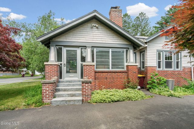 519 Kenwood Avenue, Bethlehem, NY 12054