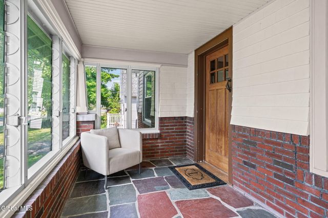 519 Kenwood Avenue, Bethlehem, NY 12054