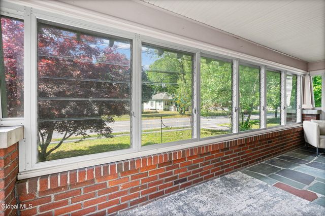 519 Kenwood Avenue, Bethlehem, NY 12054