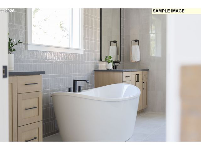 2083 Ostman Rd, West Linn, OR 97068