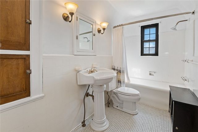 1516 Riverside Dr, Penn Hills, PA 15147