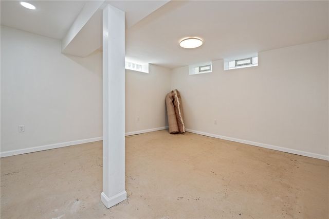1516 Riverside Dr, Penn Hills, PA 15147