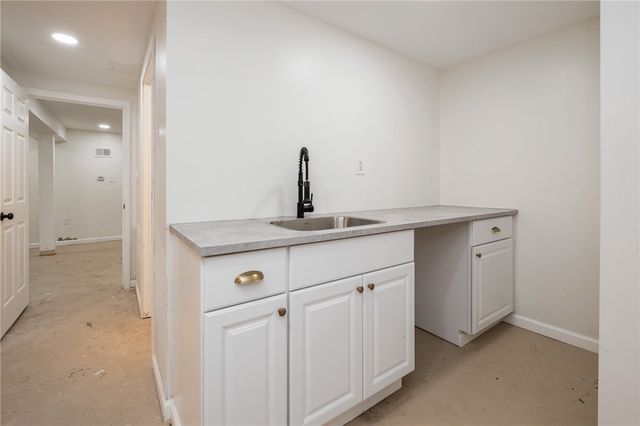 1516 Riverside Dr, Penn Hills, PA 15147