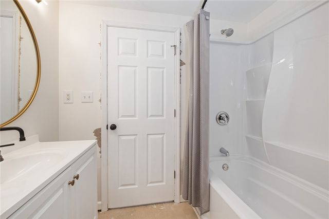1516 Riverside Dr, Penn Hills, PA 15147