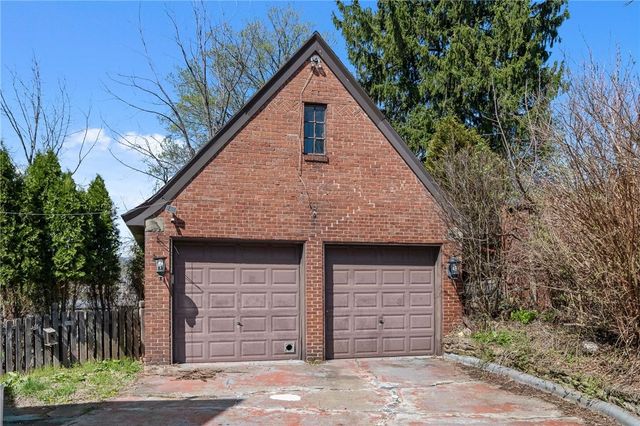 1516 Riverside Dr, Penn Hills, PA 15147