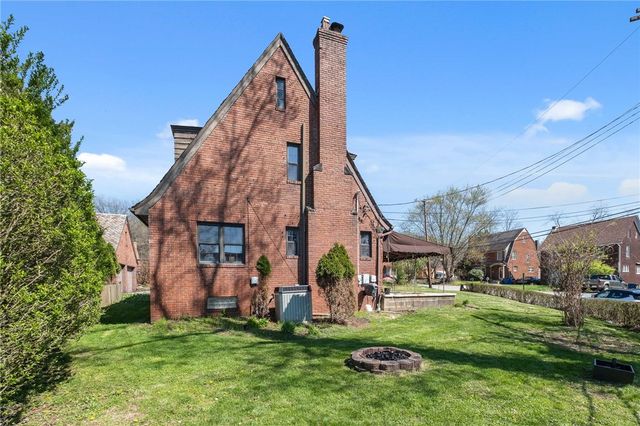 1516 Riverside Dr, Penn Hills, PA 15147