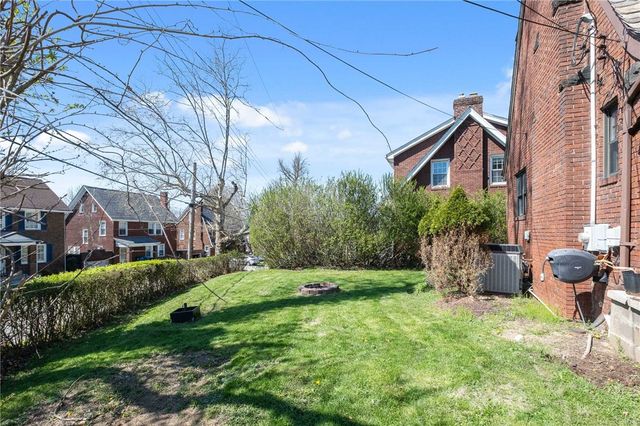 1516 Riverside Dr, Penn Hills, PA 15147