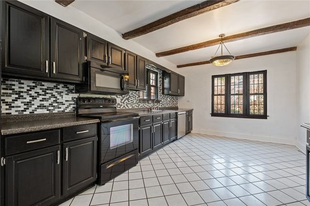 1516 Riverside Dr, Penn Hills, PA 15147