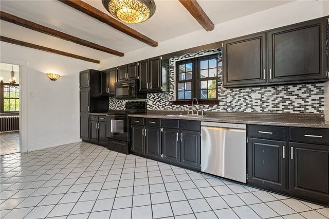 1516 Riverside Dr, Penn Hills, PA 15147