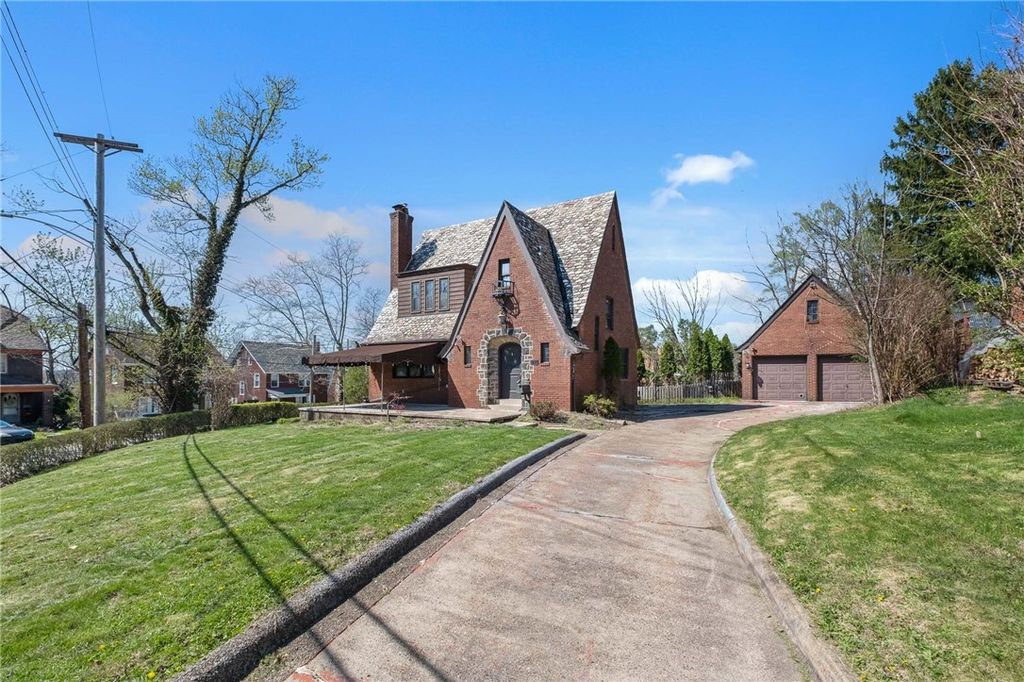 1516 Riverside Dr, Penn Hills, PA 15147