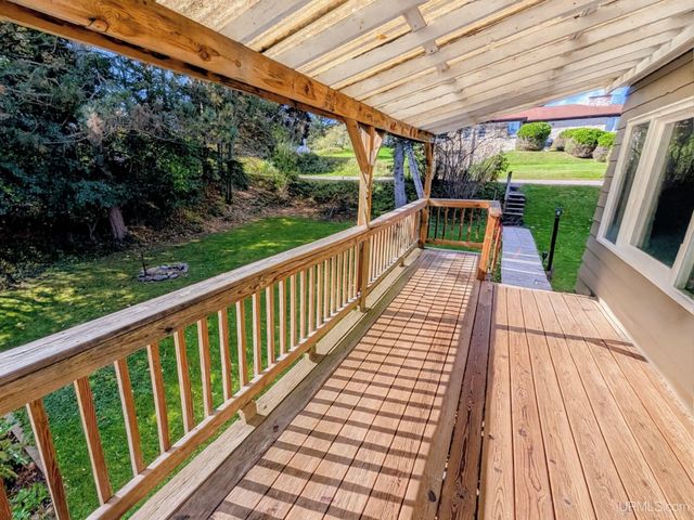 817 W Boyington Street, Iron River, MI 49935