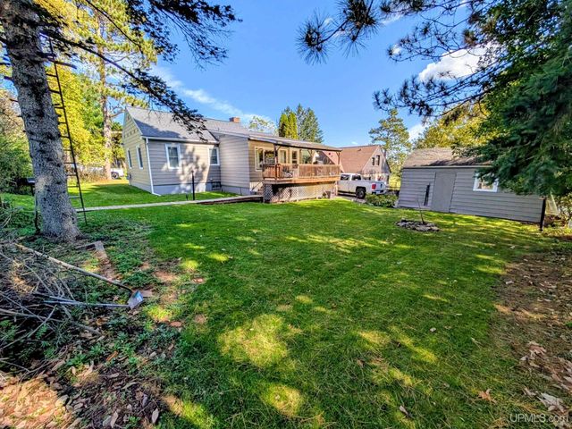 817 W Boyington Street, Iron River, MI 49935