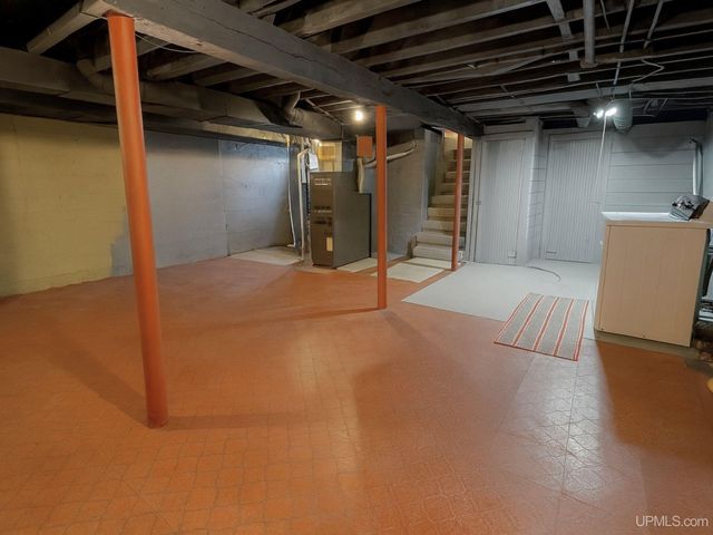 817 W Boyington Street, Iron River, MI 49935