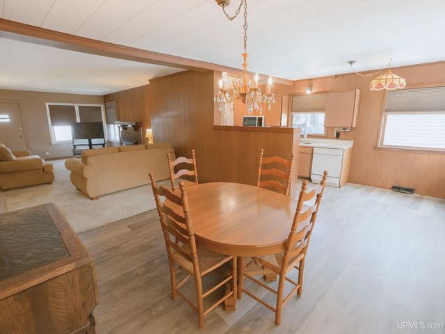 817 W Boyington Street, Iron River, MI 49935