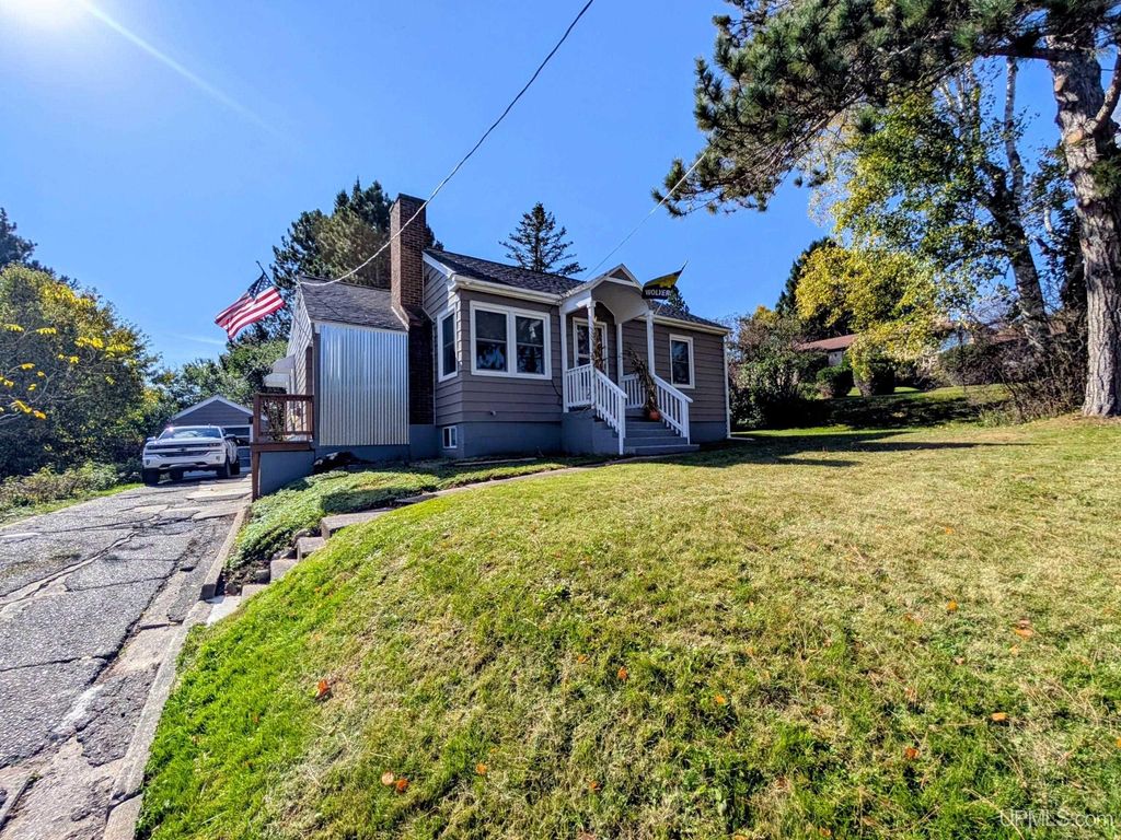 817 W Boyington Street, Iron River, MI 49935