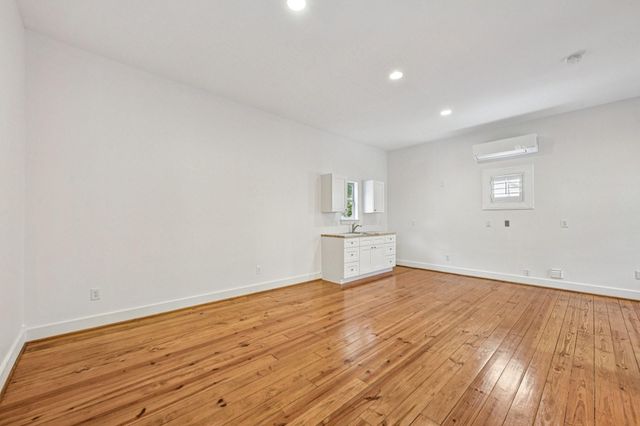 1537 Alexander Street, Houston, TX 77008