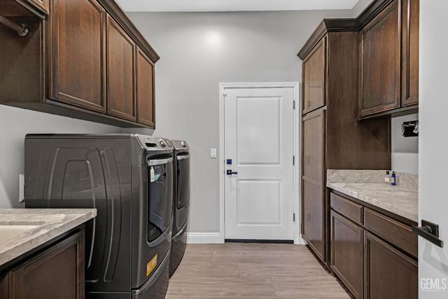 16602 Northfield Way, Bakersfield, CA 93314