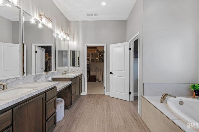 16602 Northfield Way, Bakersfield, CA 93314