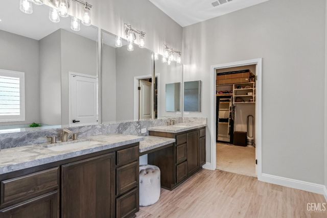 16602 Northfield Way, Bakersfield, CA 93314