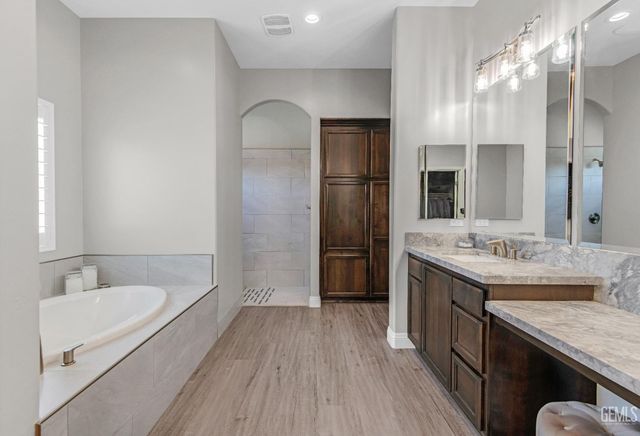 16602 Northfield Way, Bakersfield, CA 93314