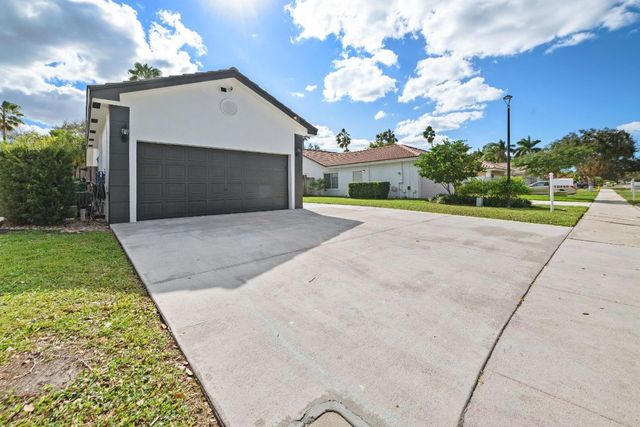 12440 SW 7th Place, Davie, FL 33325