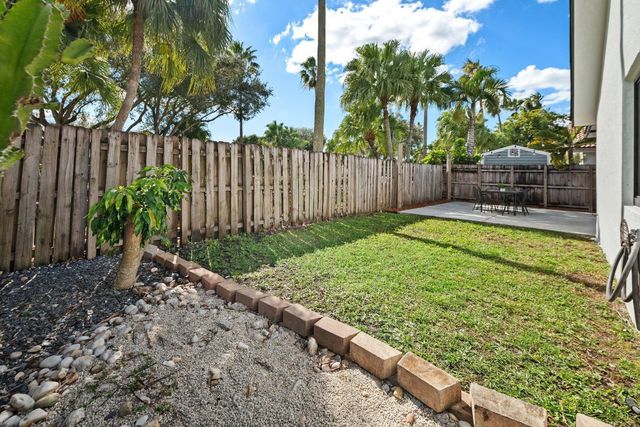 12440 SW 7th Place, Davie, FL 33325