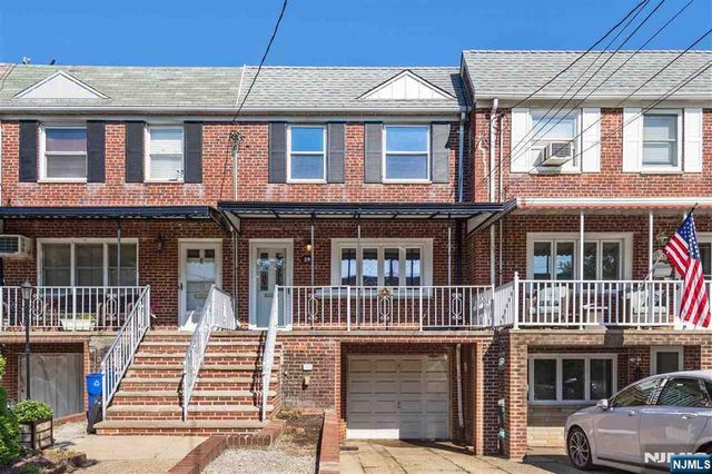 29 Parkview Terrace, Bayonne, NJ 07002