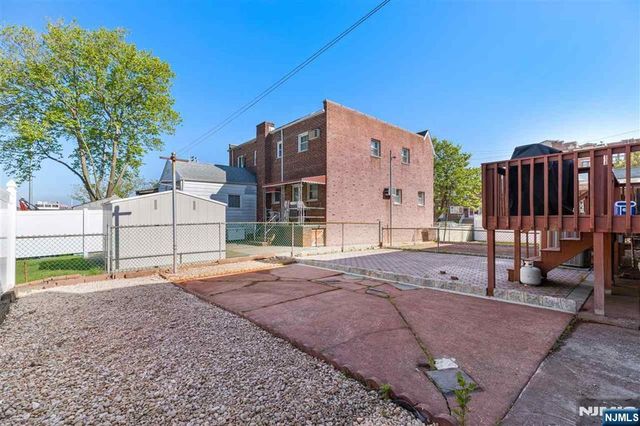 29 Parkview Terrace, Bayonne, NJ 07002