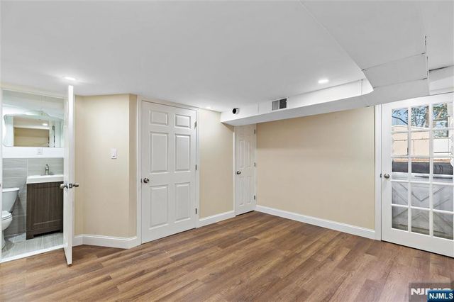 29 Parkview Terrace, Bayonne, NJ 07002