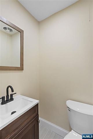 29 Parkview Terrace, Bayonne, NJ 07002