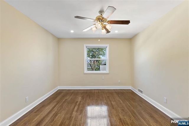 29 Parkview Terrace, Bayonne, NJ 07002