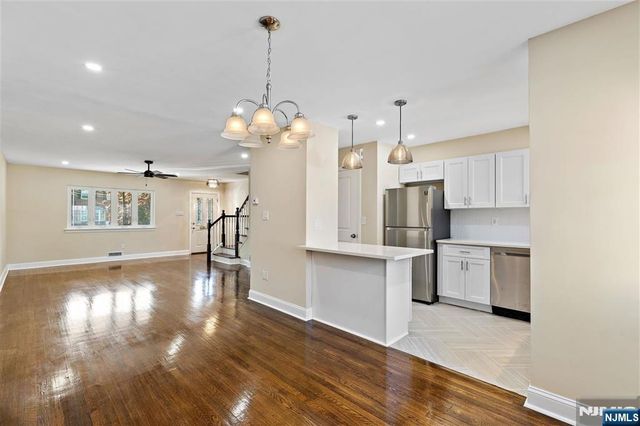 29 Parkview Terrace, Bayonne, NJ 07002