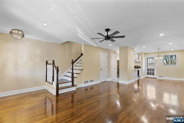 29 Parkview Terrace, Bayonne, NJ 07002