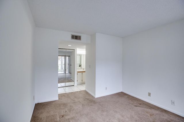 1560 SE Royal Green Circle 103, Port St Lucie, FL 34952