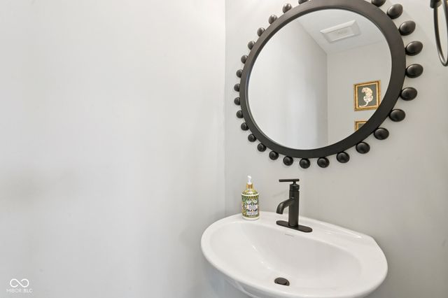 4696 Homestead Drive, Whitestown, IN 46075