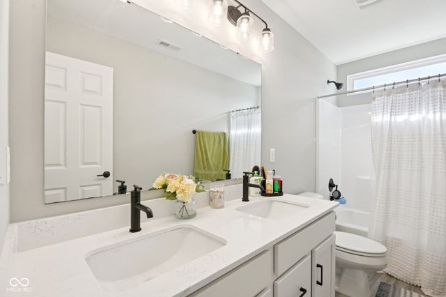 4696 Homestead Drive, Whitestown, IN 46075