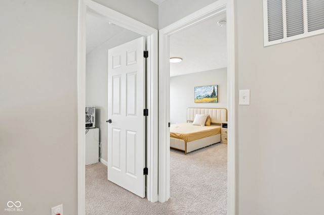 4696 Homestead Drive, Whitestown, IN 46075