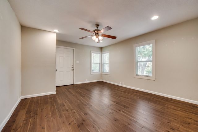 220 Jagoe Street, Denton, TX 76201