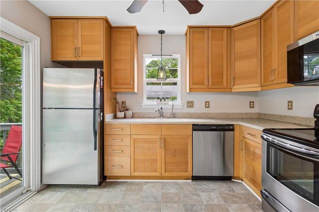 150 Riverview AVE, Smithfield, VA 23430