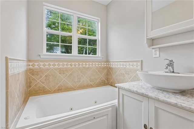 150 Riverview AVE, Smithfield, VA 23430