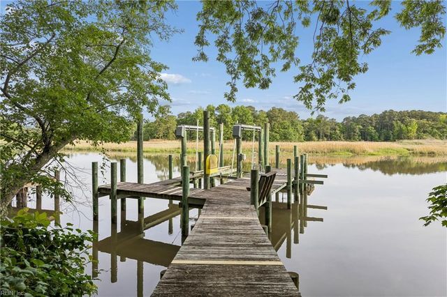 150 Riverview AVE, Smithfield, VA 23430
