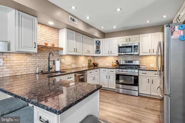 12 LINKS WAY, Marlton, NJ 08053