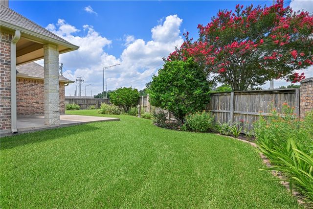1815 Lakeshore Circle, College Station, TX 77845
