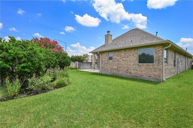 1815 Lakeshore Circle, College Station, TX 77845